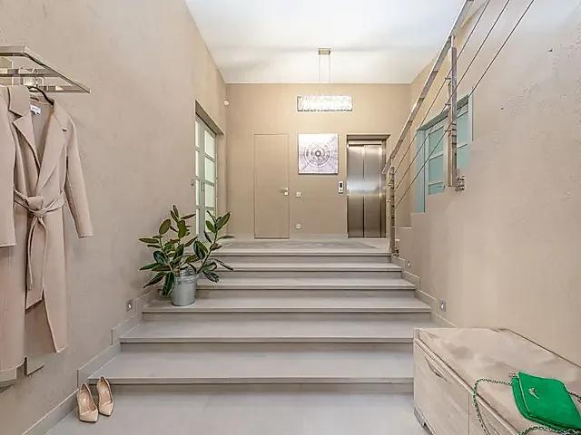 Home / Villa Elevator