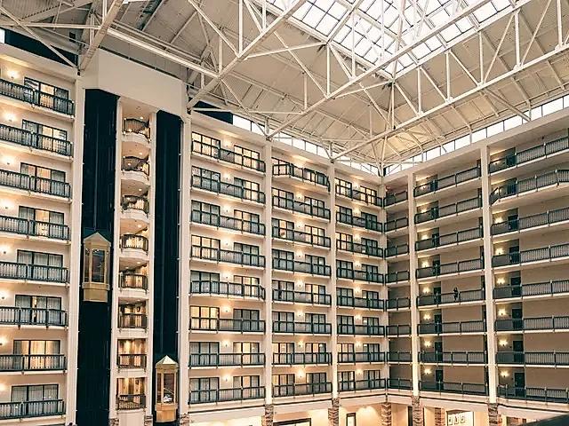 Panoramic / Glass Elevator